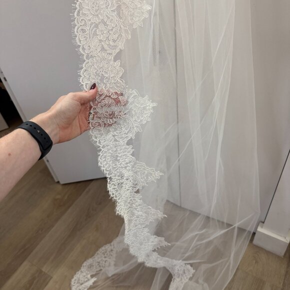Cathedral Lace Wedding Veil - Picture 7 of 7